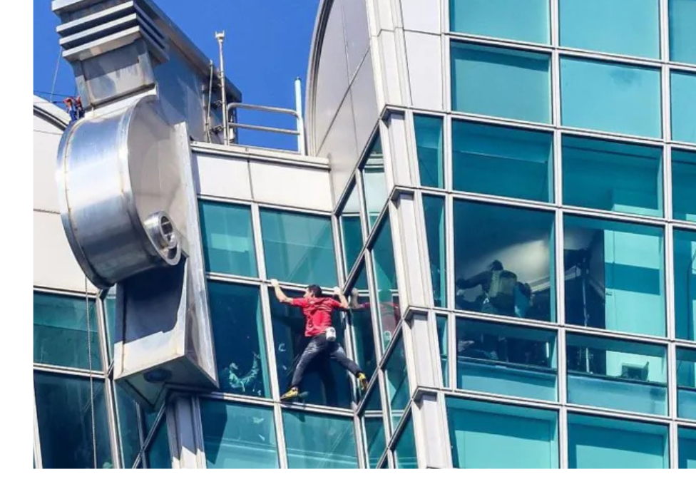 Climber Alex Honnold scales 101 floor skyscraper without safety instruments 3 Who is hoonold